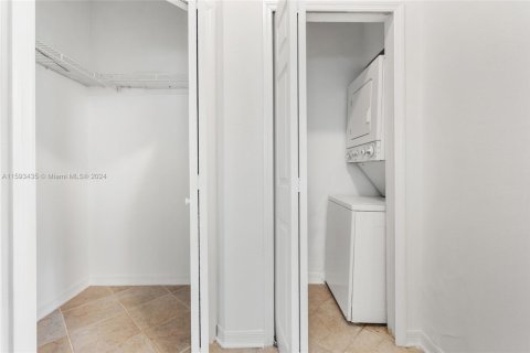 Condominio en venta en Miami Beach, Florida, 44.59 m2 № 1185995 - foto 10