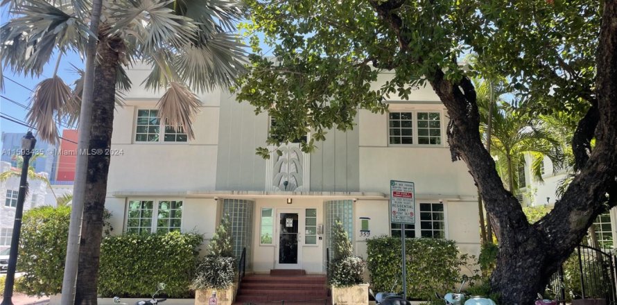 Estudio en el Condominio en Miami Beach, Florida  № 1185995