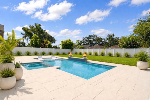 Casa en Tampa, Florida 3 dormitorios, 217.58 m2 № 2226333