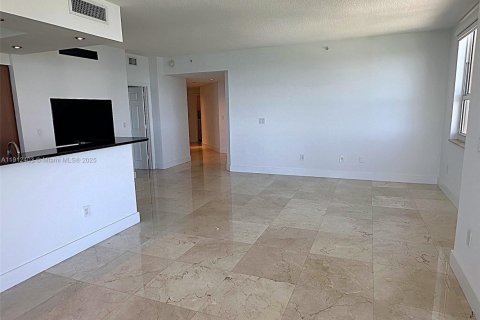 Copropriété à louer à Hallandale Beach, Floride: 3 chambres, 143.07 m2 № 1966846 - photo 15