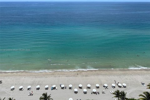 Copropriété à louer à Hallandale Beach, Floride: 3 chambres, 143.07 m2 № 1966846 - photo 11