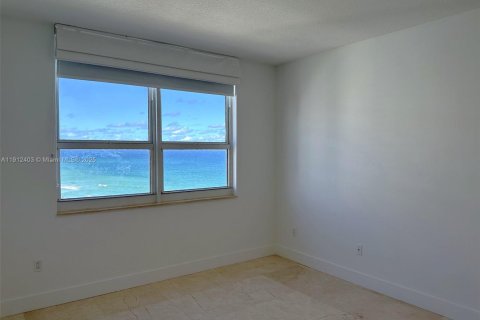 Copropriété à louer à Hallandale Beach, Floride: 3 chambres, 143.07 m2 № 1966846 - photo 27