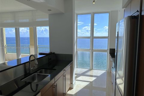 Copropriété à louer à Hallandale Beach, Floride: 3 chambres, 143.07 m2 № 1966846 - photo 5