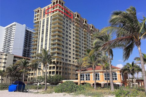 Copropriété à louer à Hallandale Beach, Floride: 3 chambres, 143.07 m2 № 1966846 - photo 14