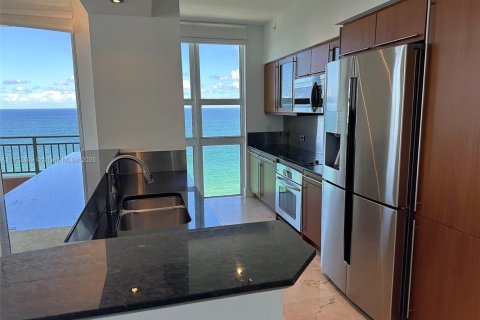 Copropriété à louer à Hallandale Beach, Floride: 3 chambres, 143.07 m2 № 1966846 - photo 4