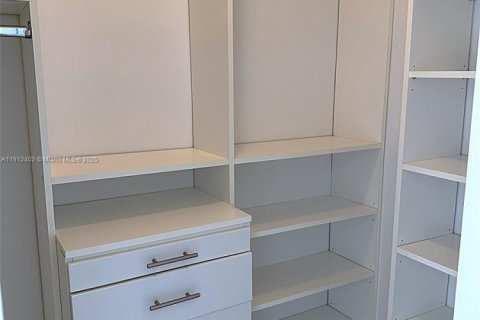 Copropriété à louer à Hallandale Beach, Floride: 3 chambres, 143.07 m2 № 1966846 - photo 20