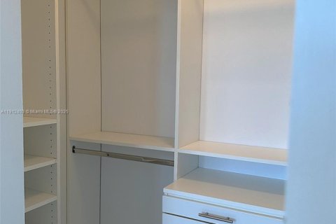 Copropriété à louer à Hallandale Beach, Floride: 3 chambres, 143.07 m2 № 1966846 - photo 19