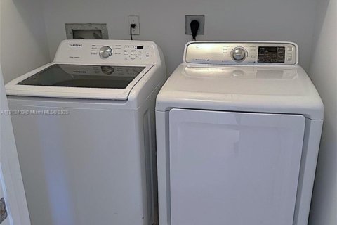 Copropriété à louer à Hallandale Beach, Floride: 3 chambres, 143.07 m2 № 1966846 - photo 26