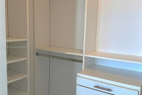 Copropriété à louer à Hallandale Beach, Floride: 3 chambres, 143.07 m2 № 1966846 - photo 29