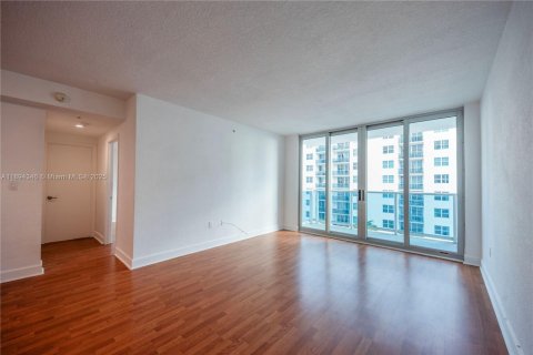 Condominio en alquiler en North Bay Village, Florida, 1 dormitorio, 76.64 m2 № 1948268 - foto 6