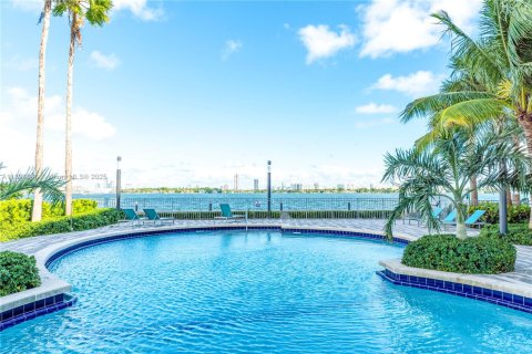 Condominio en alquiler en North Bay Village, Florida, 1 dormitorio, 76.64 m2 № 1948268 - foto 3