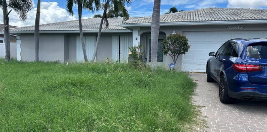 Villa ou maison à Saint Petersburg, Floride 3 chambres, 156.08 m2 № 1909484