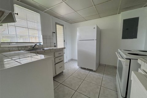 Купить кондоминиум в Норт-Майами, Флорида 2 спальни, 118.08м2, № 2016164 - фото 4