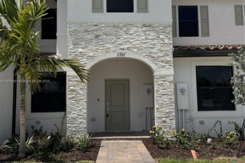 Adosado en Homestead, Florida 3 dormitorios, 129.41 m2 № 2016196