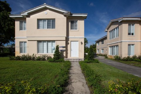 Apartment in Coral Gables, Florida 2 bedrooms № 2075227 - photo 13