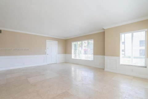 Apartment in Coral Gables, Florida 2 bedrooms № 2075227 - photo 3
