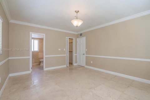 Apartment in Coral Gables, Florida 2 bedrooms № 2075227 - photo 8