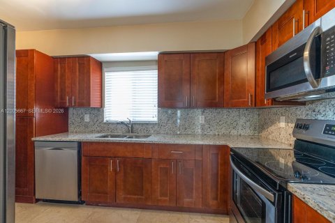 Apartment in Coral Gables, Florida 2 bedrooms № 2075227 - photo 5