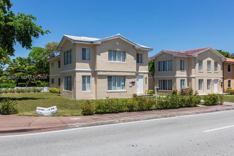 Apartment in Coral Gables, Florida 2 bedrooms № 2075227 - photo 16