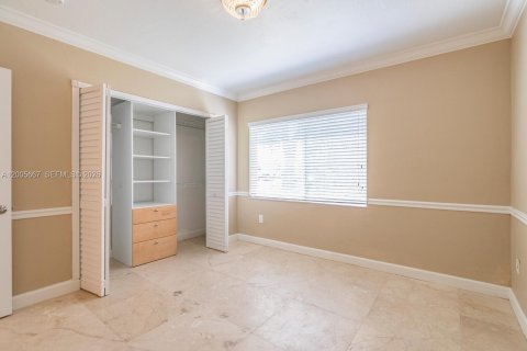 Apartment in Coral Gables, Florida 2 bedrooms № 2075227 - photo 12