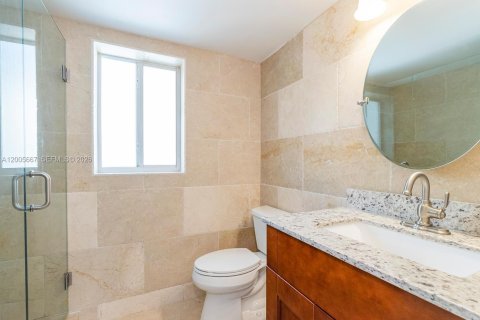 Apartment in Coral Gables, Florida 2 bedrooms № 2075227 - photo 9