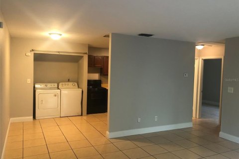 Apartamento en alquiler en Gainesville, Florida, 2 dormitorios, 71.35 m2 № 1906108 - foto 2