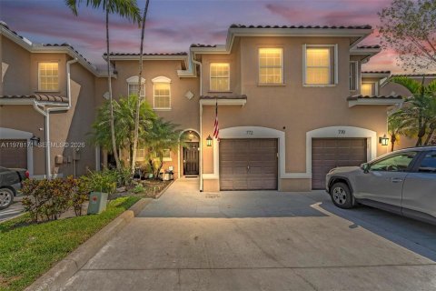 Touwnhouse à vendre à Plantation, Floride: 3 chambres, 157 m2 № 2042140 - photo 1