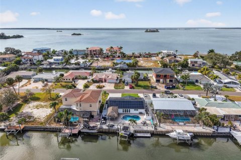 House in Dunedin, Florida 3 bedrooms, 133.41 sq.m. № 2103813 - photo 3