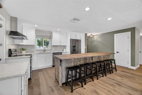 House in Dunedin, Florida 3 bedrooms, 133.41 sq.m. № 2103813 - photo 7