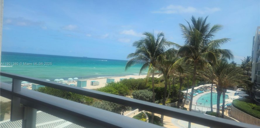 Condo à Miami Beach, Floride, 1 chambre  № 1975544