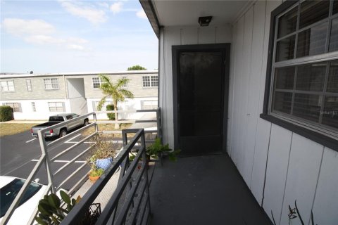 Condo in Winter Park, Florida, 1 bedroom  № 1649869 - photo 12