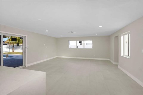 Купить виллу или дом в Майами, Флорида 4 спальни, 125.23м2, № 1999187 - фото 24