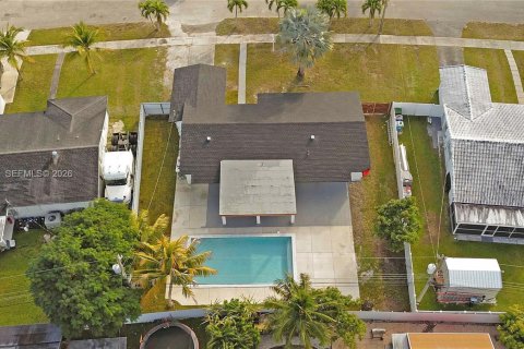 Купить виллу или дом в Майами, Флорида 4 спальни, 125.23м2, № 1999187 - фото 4