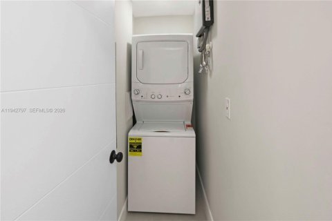 Купить виллу или дом в Майами, Флорида 4 спальни, 125.23м2, № 1999187 - фото 15