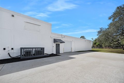 Immobilier commercial à vendre à Ormond Beach, Floride: 524.9 m2 № 2213370 - photo 9