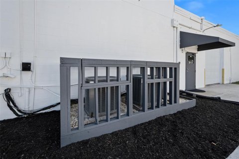 Immobilier commercial à vendre à Ormond Beach, Floride: 524.9 m2 № 2213370 - photo 13