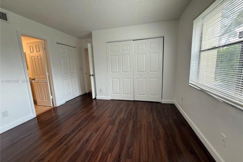 Copropriété à louer à Coral Springs, Floride: 2 chambres, 74.32 m2 № 2065509 - photo 6