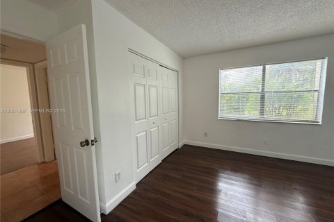 Copropriété à louer à Coral Springs, Floride: 2 chambres, 74.32 m2 № 2065509 - photo 9