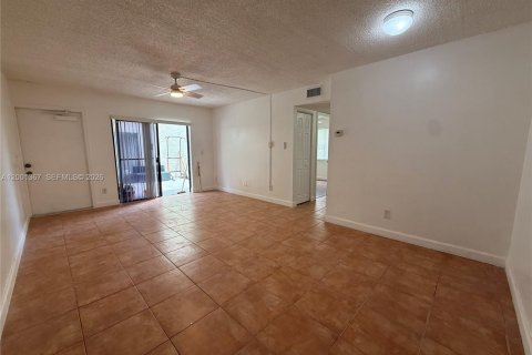 Copropriété à louer à Coral Springs, Floride: 2 chambres, 74.32 m2 № 2065509 - photo 8