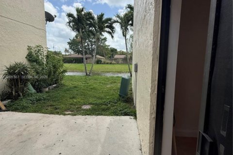 Copropriété à louer à Coral Springs, Floride: 2 chambres, 74.32 m2 № 2065509 - photo 4