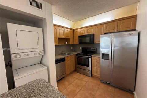 Copropriété à louer à Coral Springs, Floride: 2 chambres, 74.32 m2 № 2065509 - photo 7