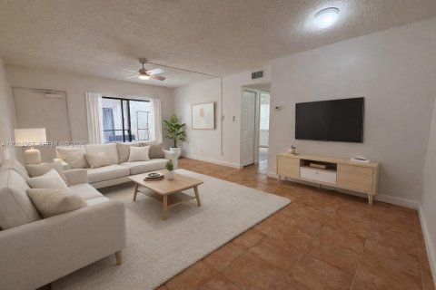 Copropriété à louer à Coral Springs, Floride: 2 chambres, 74.32 m2 № 2065509 - photo 5