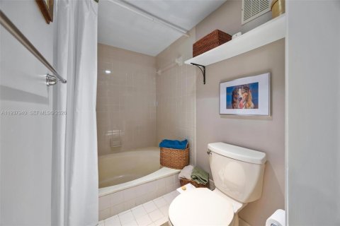 Купить кондоминиум в Дания-Бич, Флорида 1 комната, 86.86м2, № 1998186 - фото 25