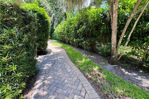 House in Ormond Beach, Florida 3 bedrooms, 224.73 sq.m. № 2215382 - photo 12