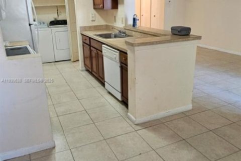 Copropriété à louer à Coral Springs, Floride: 2 chambres, 78.97 m2 № 1989423 - photo 8