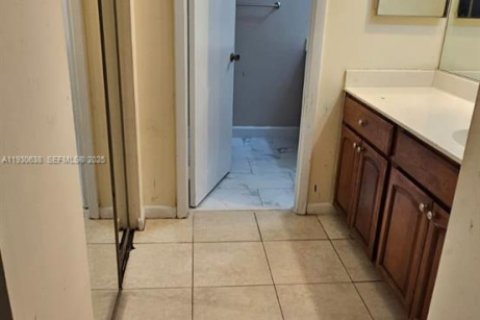 Copropriété à louer à Coral Springs, Floride: 2 chambres, 78.97 m2 № 1989423 - photo 5