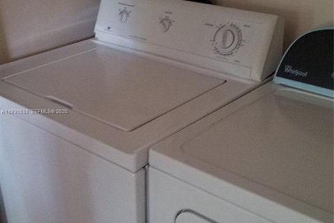 Copropriété à louer à Coral Springs, Floride: 2 chambres, 78.97 m2 № 1989423 - photo 12