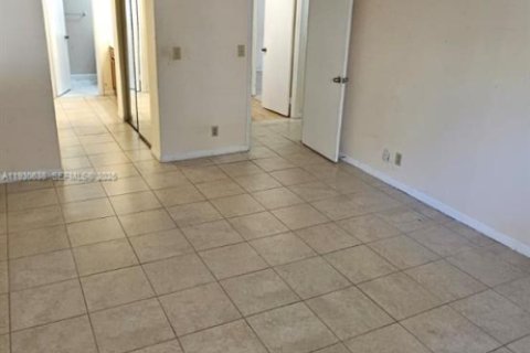 Copropriété à louer à Coral Springs, Floride: 2 chambres, 78.97 m2 № 1989423 - photo 3