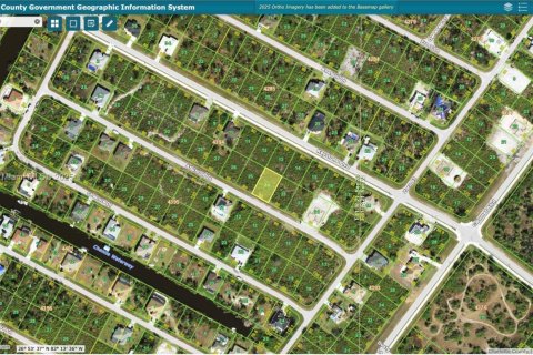 Terreno en venta en Port Charlotte, Florida № 1821739 - foto 1