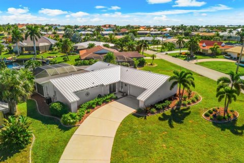 Villa ou maison à vendre à Punta Gorda, Floride: 3 chambres, 162.39 m2 № 2434791 - photo 2